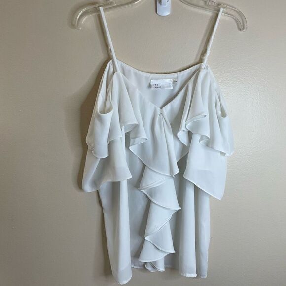 The Room| Cascading| Ruffle| Cold shoulder| Lightweight| large - Picture 8 of 15